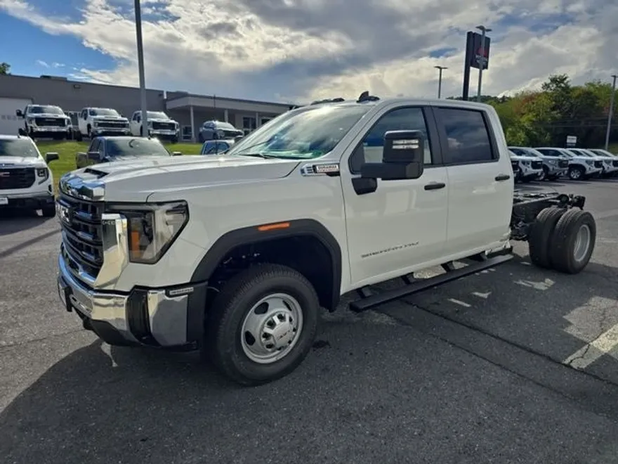 2026 Gmc Sierra 3500 HD photo 1