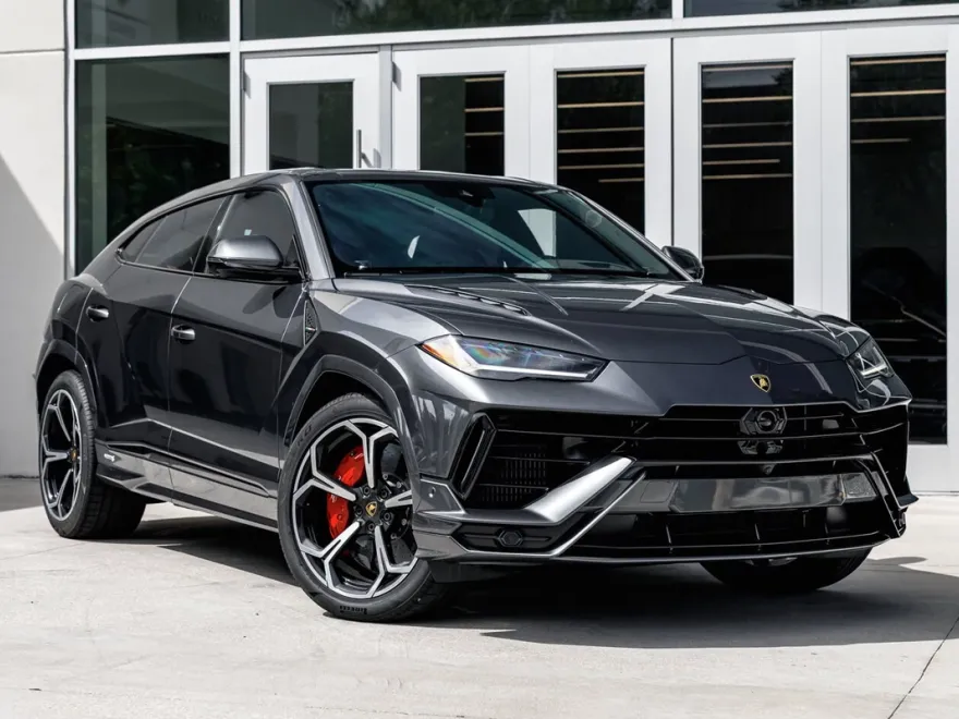2024 Lamborghini Urus S photo 1