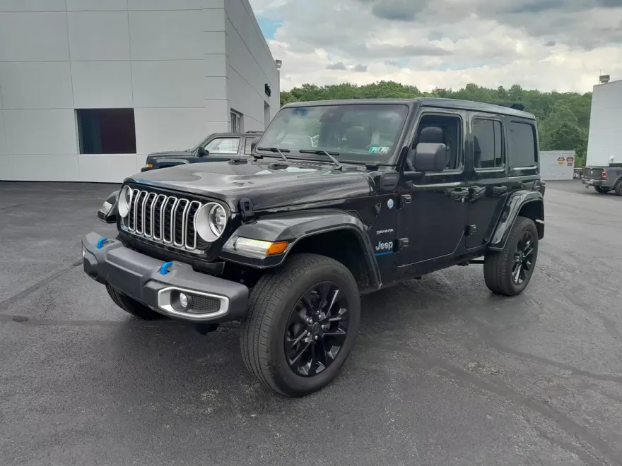 2024 Jeep Wrangler 4xe Sahara photo 1