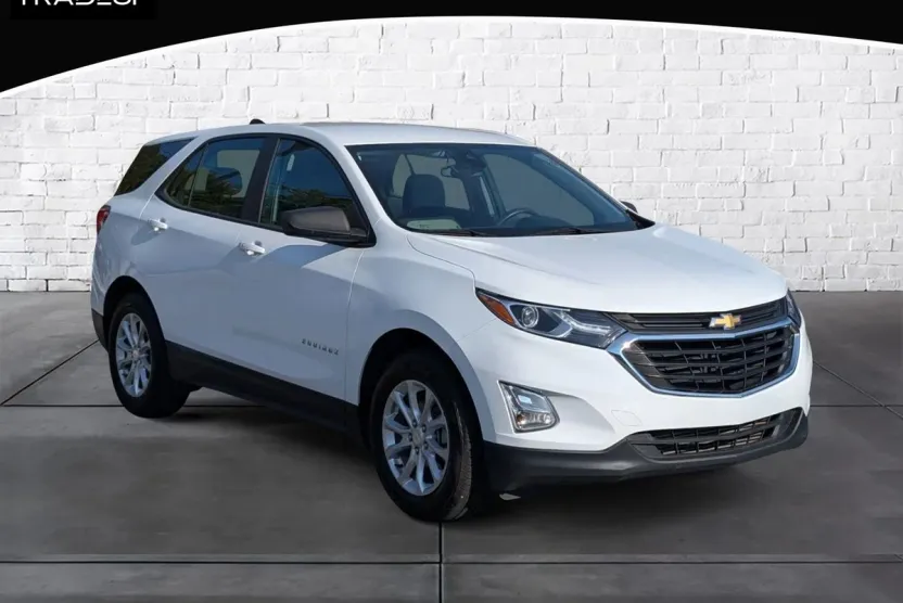 2021 Chevrolet Equinox LS photo 1