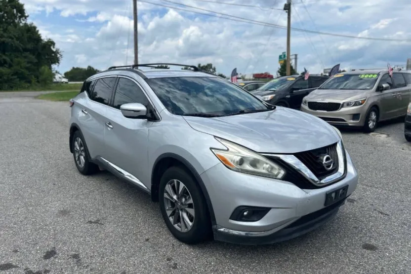 2016 Nissan Murano SV photo 1