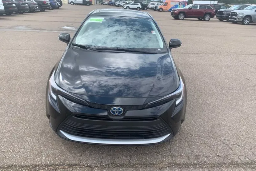 2023 Toyota Corolla Hybrid XLE photo 1