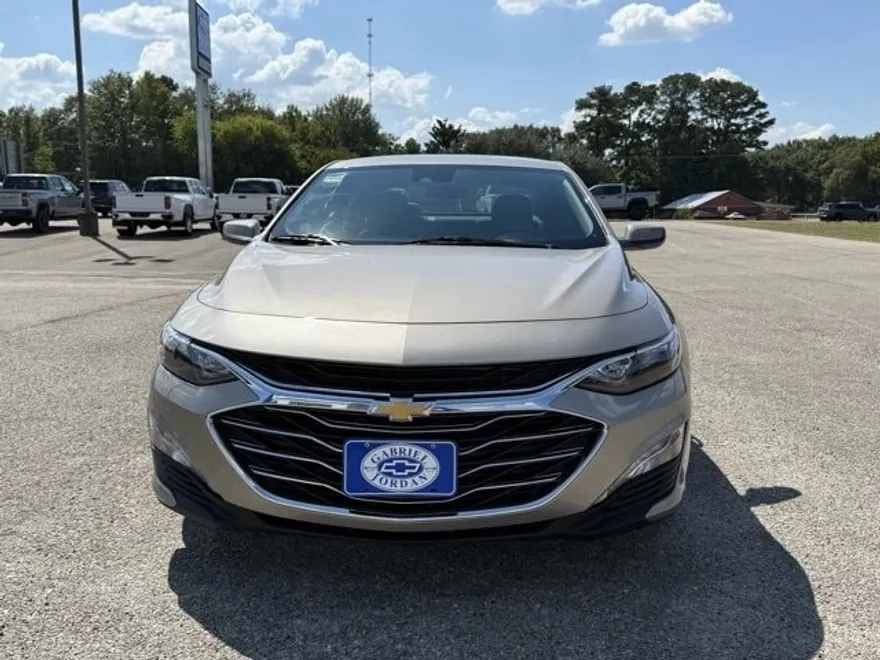 2024 Chevrolet Malibu 1LT photo 1