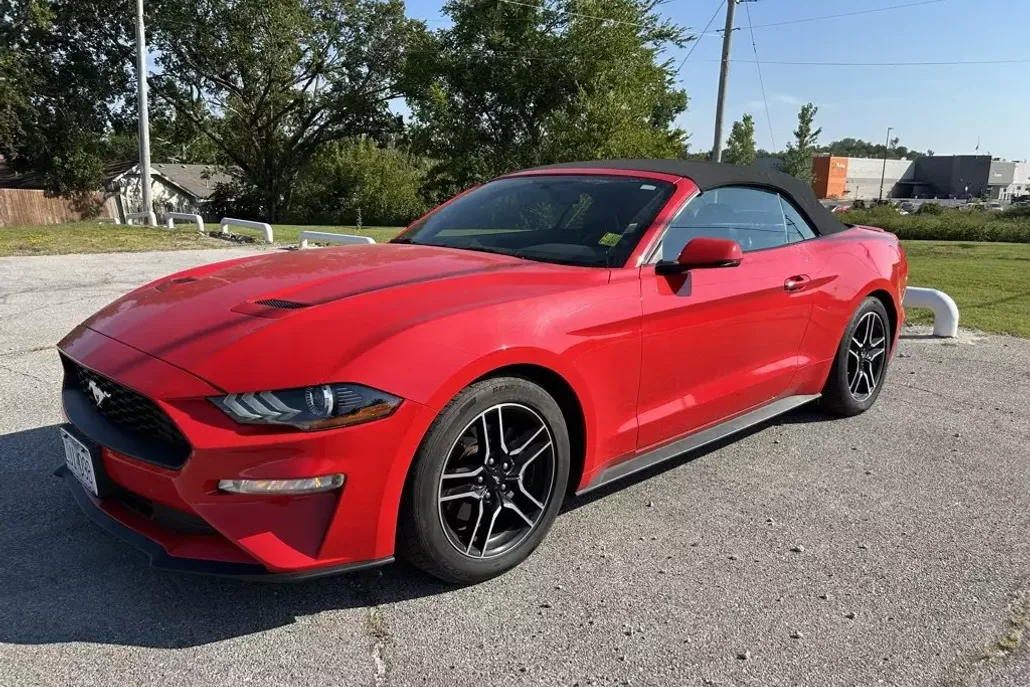 2018 Ford Mustang EcoBoost Premium photo 1