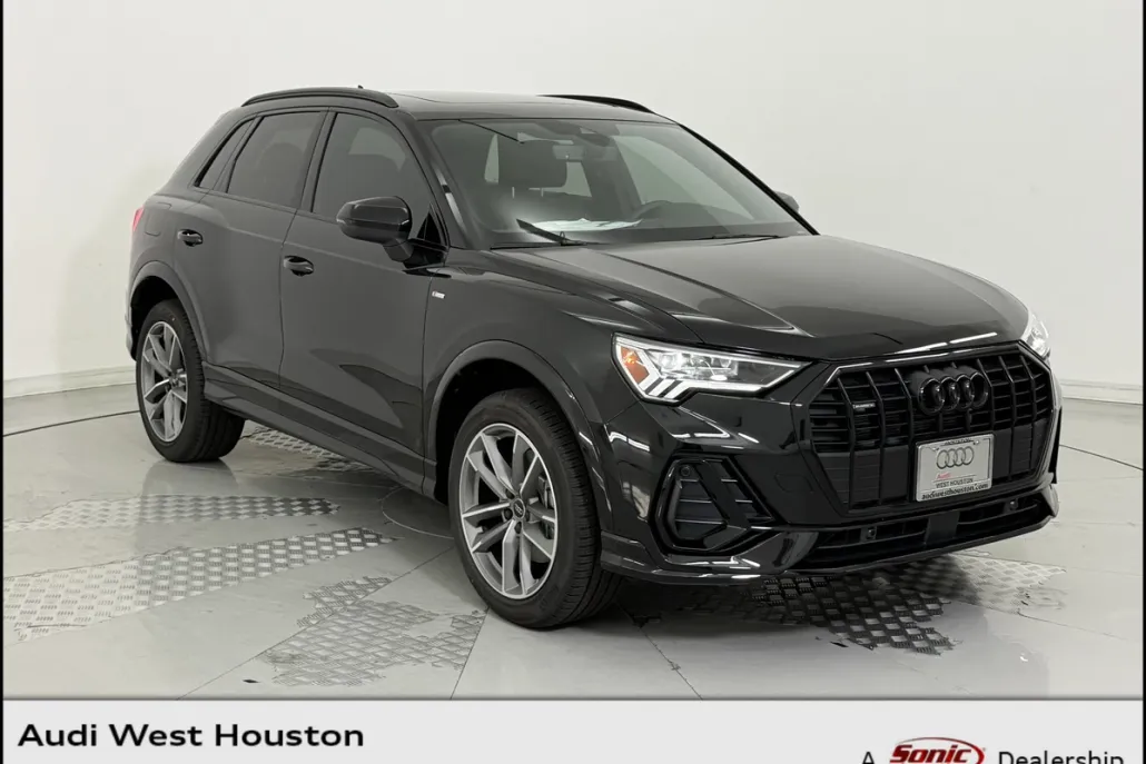 2025 Audi Q3 45 TFSI S line Premium photo 1