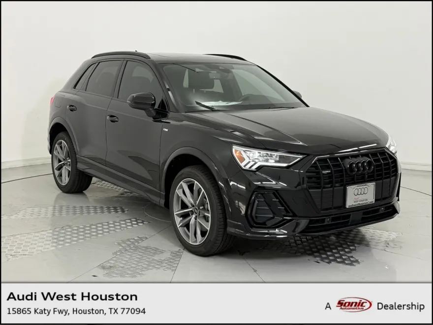 2025 Audi Q3 45 TFSI S line Premium photo 1