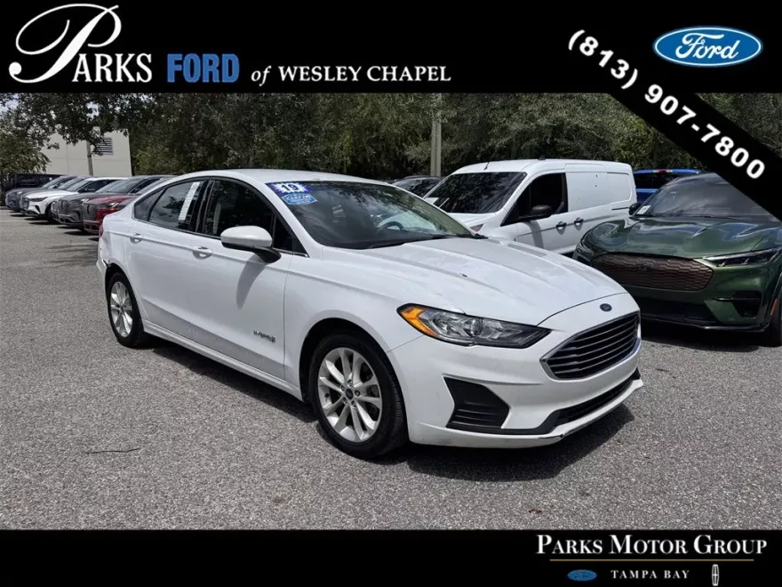 2019 Ford Fusion Hybrid SE photo 1