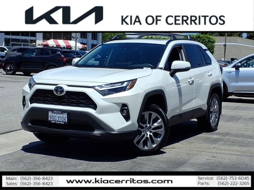 2022 Toyota RAV4 XLE Premium photo 1