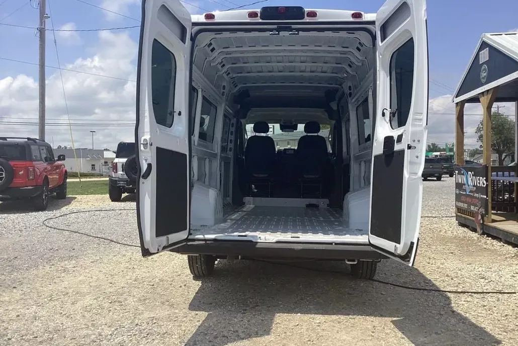 2023 Ram ProMaster 3500 Window Van photo 1