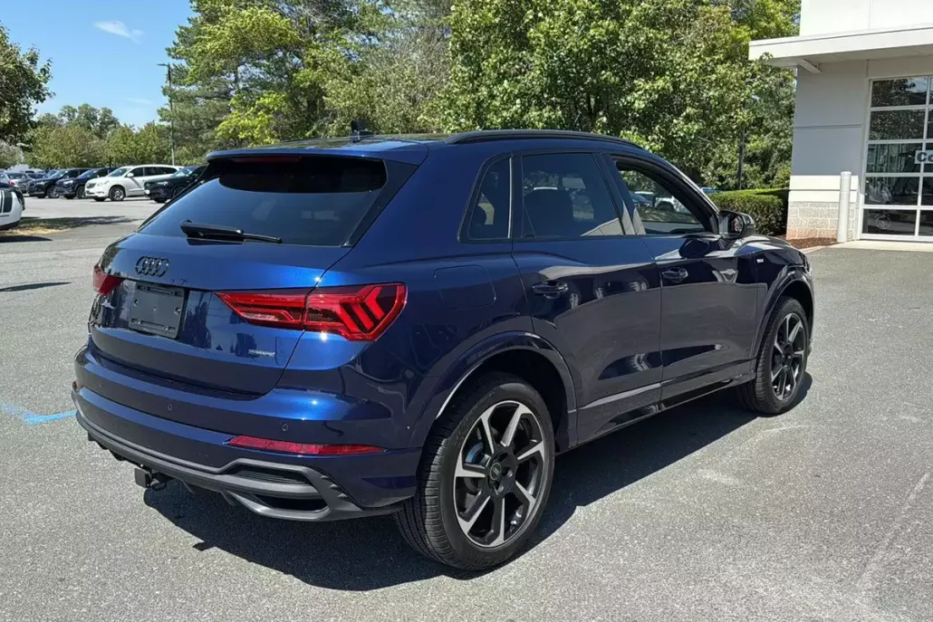 2025 Audi Q3 45 TFSI S line Premium photo 1