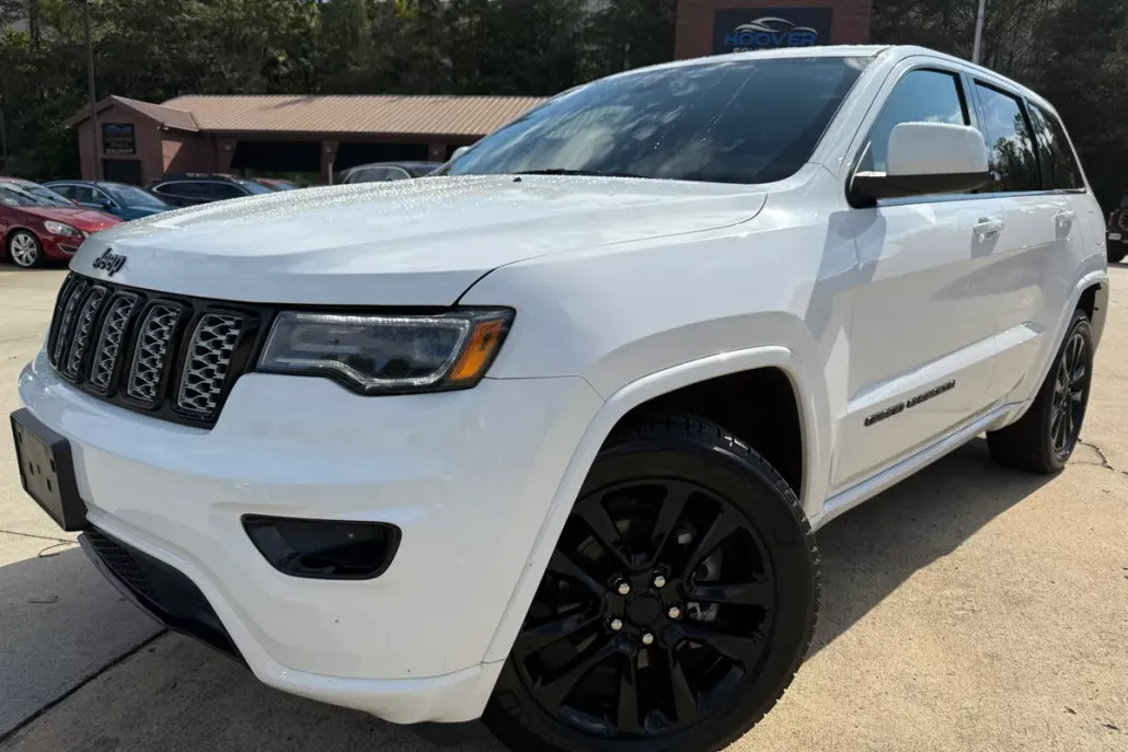 2020 Jeep Grand Cherokee Laredo photo 1