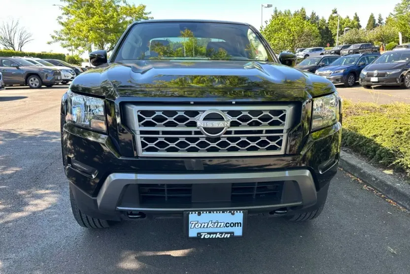 2023 Nissan Frontier SV photo 1