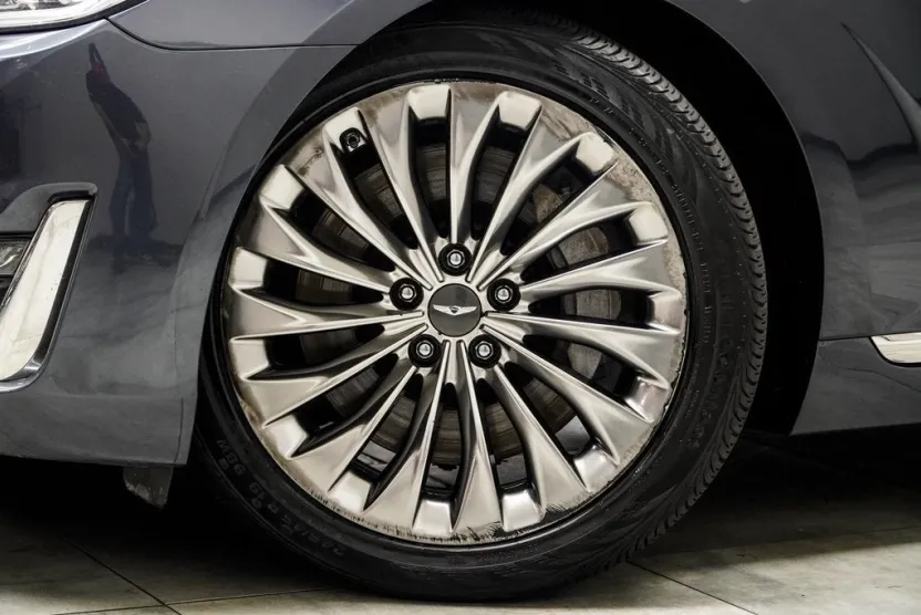 2017 Genesis G90 3.3T Premium photo 1