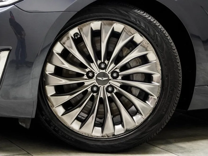 2017 Genesis G90 3.3T Premium photo 1