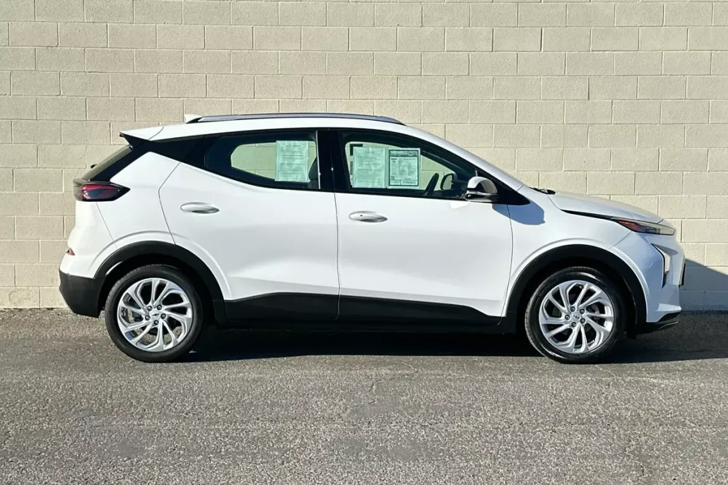 2022 Chevrolet Bolt EUV photo 1
