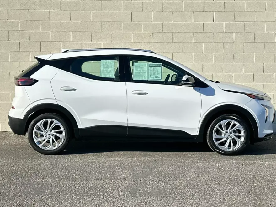 2022 Chevrolet Bolt EUV photo 1