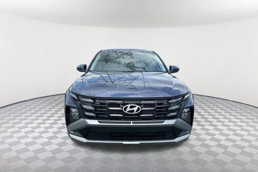 2025 Hyundai Tucson SE photo 1