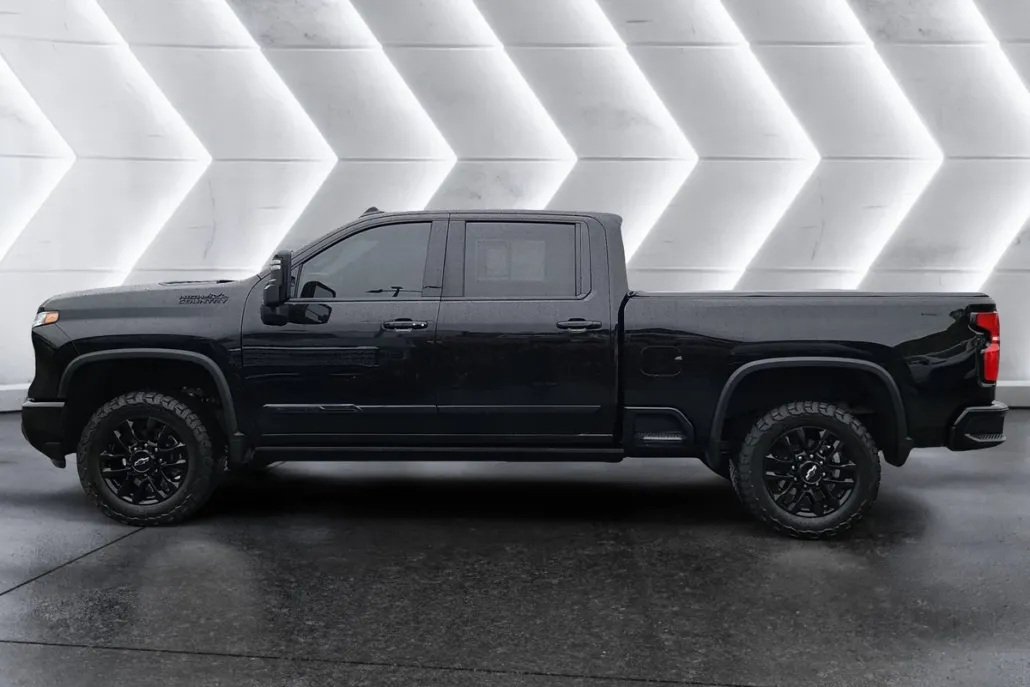 2025 Chevrolet Silverado 2500HD High Country photo 1