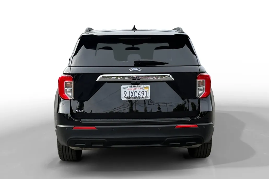 2023 Ford Explorer XLT photo 1