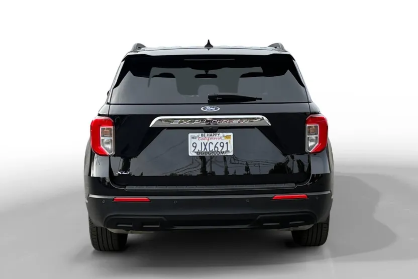 2023 Ford Explorer XLT photo 1