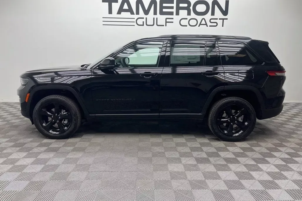 2025 Jeep Grand Cherokee Limited photo 1