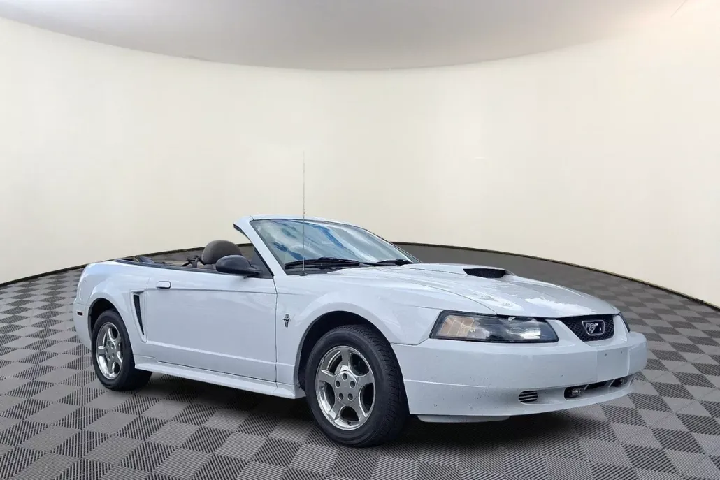 2003 Ford Mustang Deluxe Convertible photo 1
