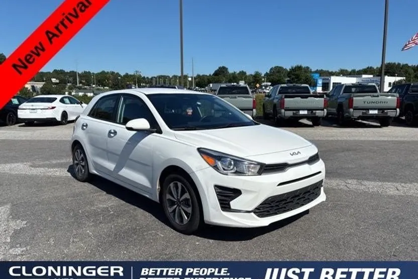2022 Kia Rio S photo 1