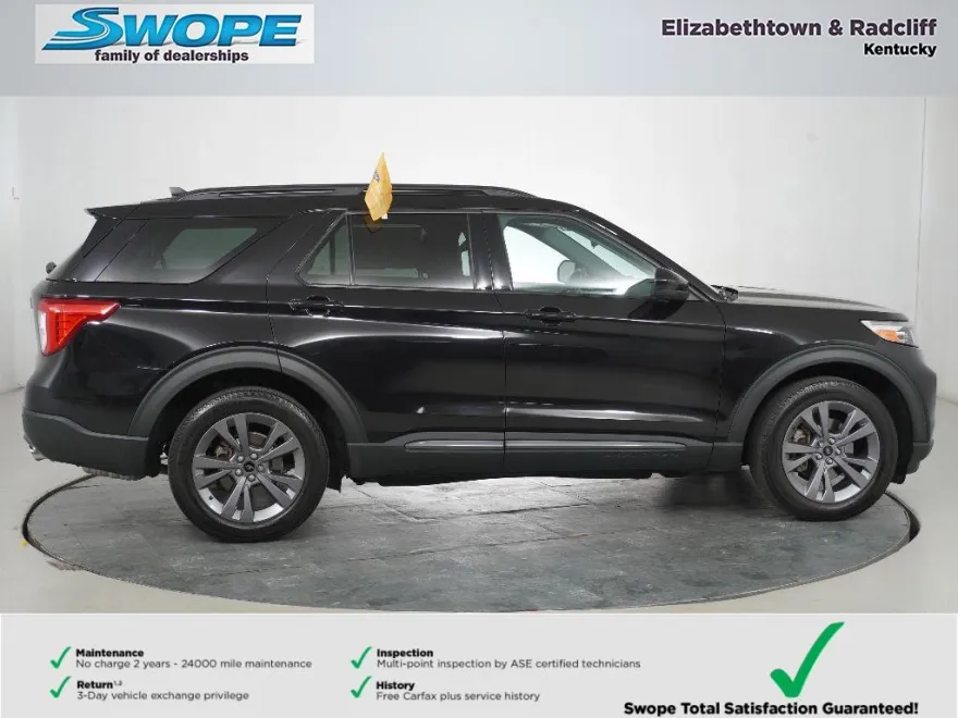 2022 Ford Explorer XLT photo 1