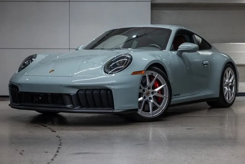 2025 Porsche 911 4 GTS photo 1