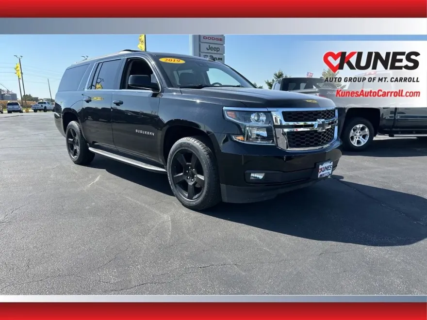 2019 Chevrolet Suburban LT photo 1