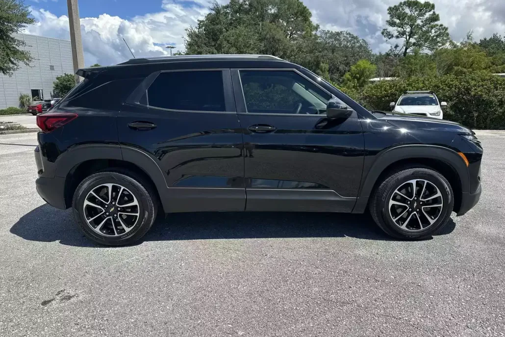 2024 Chevrolet Trailblazer LT photo 1
