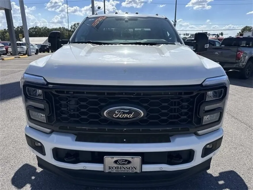 2025 Ford F-250 Lariat photo 1