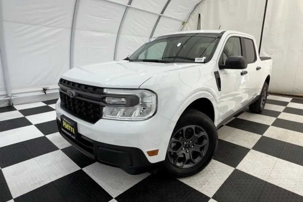 2024 Ford Maverick XLT photo 1