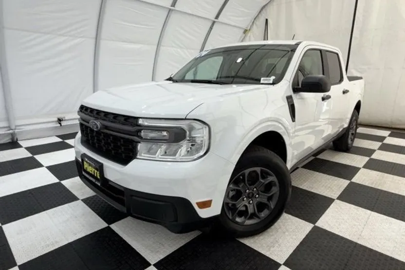 2024 Ford Maverick XLT photo 1
