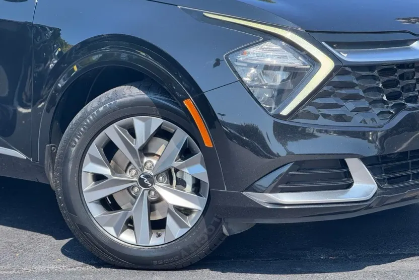 2023 Kia Sportage SX photo 1