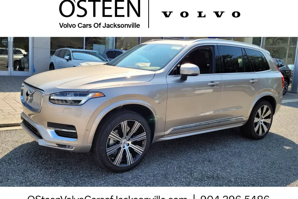2024 Volvo XC90 Plus photo 1