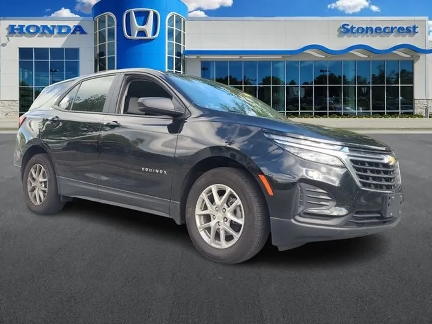 2023 Chevrolet Equinox LS photo 1