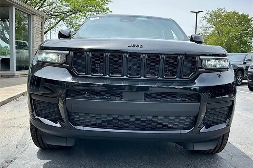 2025 Jeep Grand Cherokee Altitude X photo 1