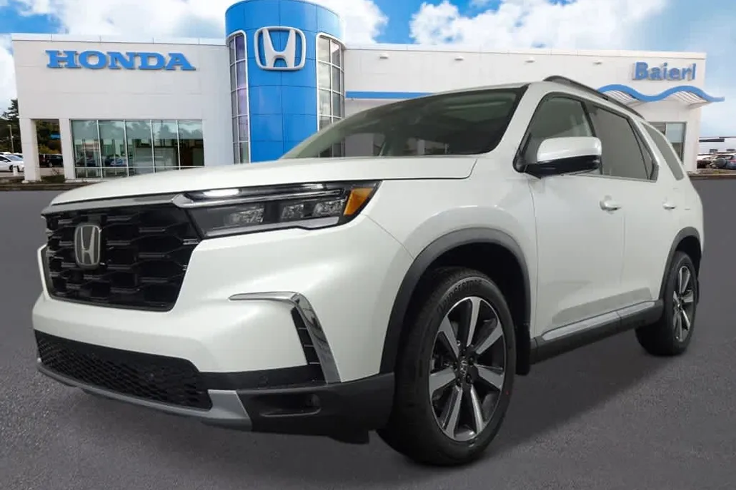 2025 Honda Pilot Touring photo 1