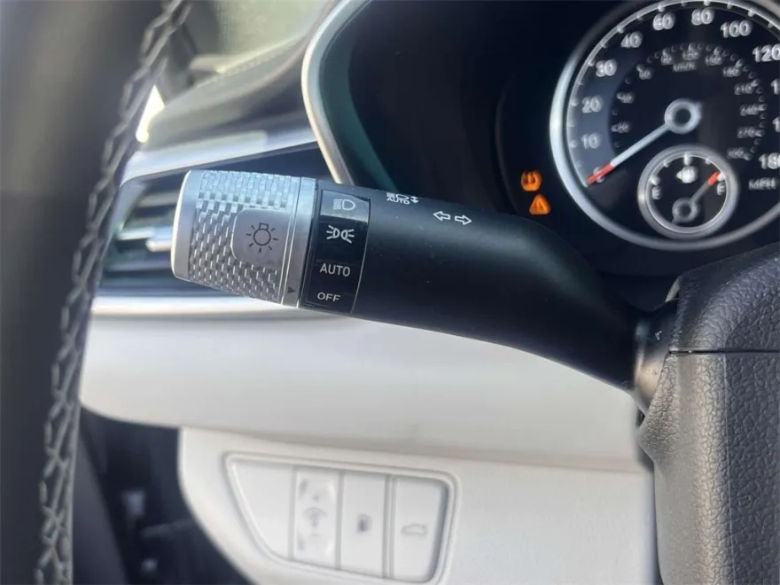 2024 Genesis G70 2.5T photo 21