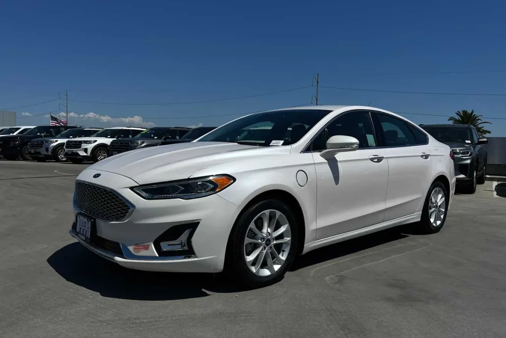 2020 Ford Fusion Plug-In Hybrid Titanium photo 1