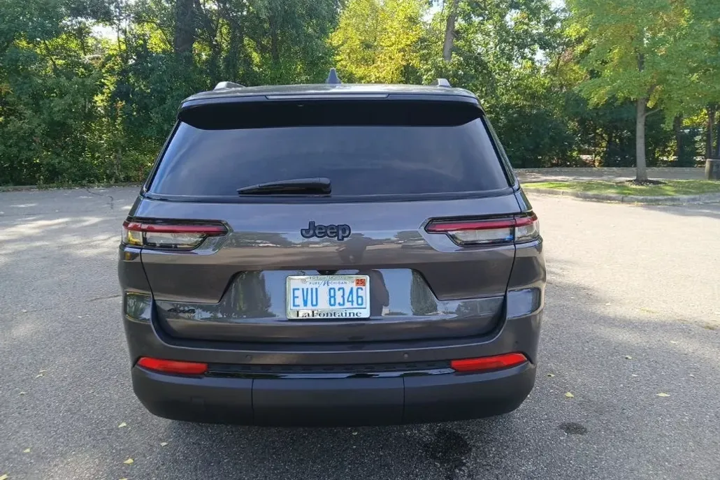 2024 Jeep Grand Cherokee Altitude photo 1