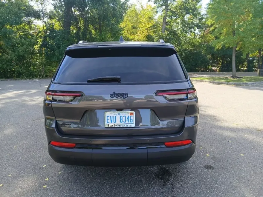2024 Jeep Grand Cherokee Altitude photo 1