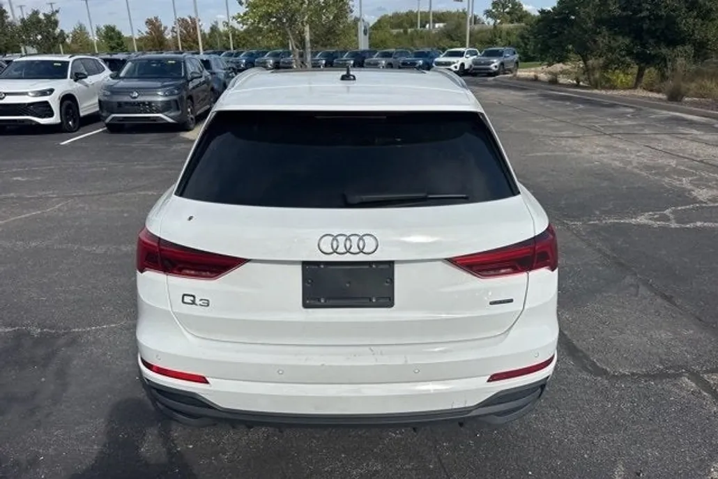 2024 Audi Q3 S line Premium photo 1