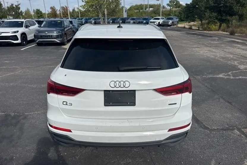 2024 Audi Q3 S line Premium photo 1