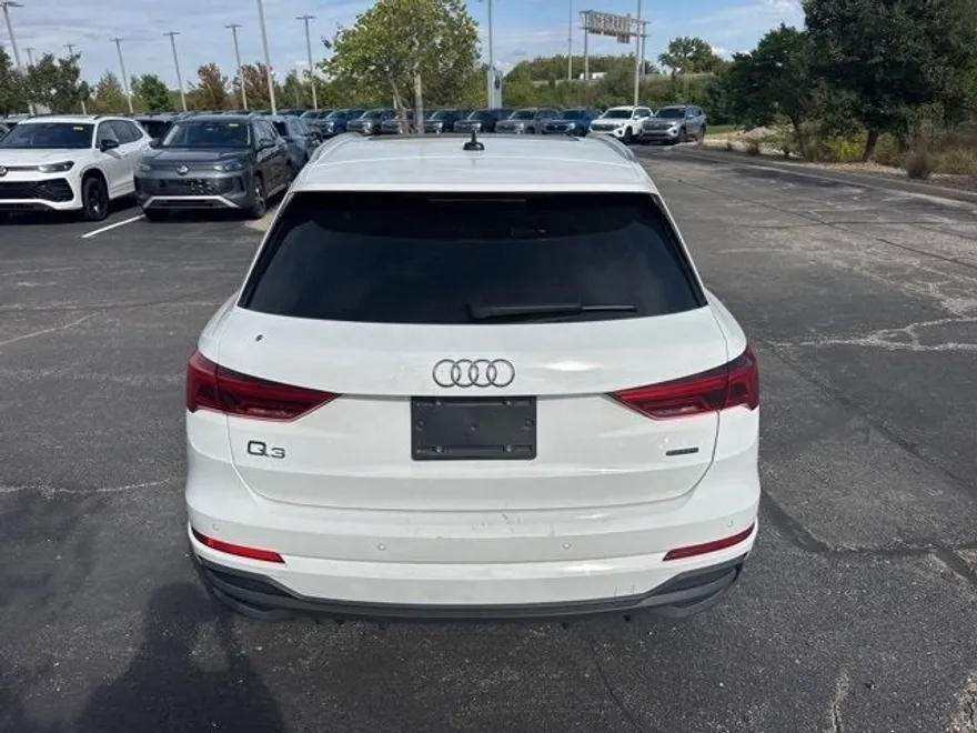 2024 Audi Q3 S line Premium photo 1