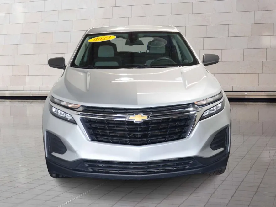 2022 Chevrolet Equinox LS photo 1