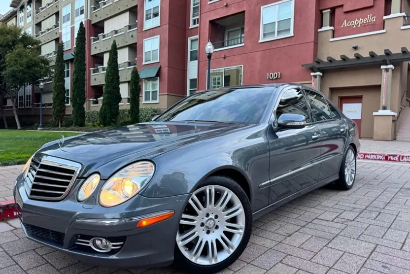 2008 Mercedes Benz E photo 1