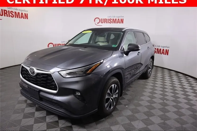 2022 Toyota Highlander XLE photo 1
