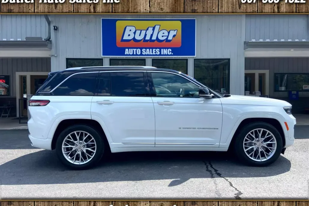 2023 Jeep Cherokee Summit Reserve 4xe photo 1